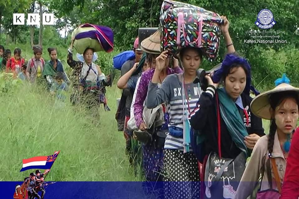 (​ညောင်​လေးပင်ခရိုင်အတွင်း စစ်​ဘေး​ရှောင်​နေရ​သော ​ဒေသခံများအား ​တွေ့ရစဥ်၊ ဓာတ်ပုံ - KNU)