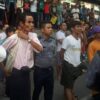 (လွယ်အိတ်အဖြူလွယ်ထားသောသူမှာ ဦးတင့်လွင်ဖြစ်သည်။)