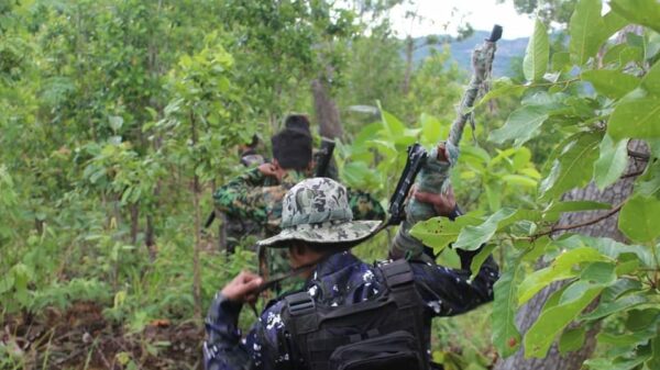 (အ​နောက်ပိုင်းတိုင်းတပ်မဟာ( ၇ )တပ်ရင်း( ၇၀၃ )မှ တပ်ဖွဲ့ဝင်အချို့ ။ ။ဓါတ်ပုံ-PDF တပ်မဟာ-၇)