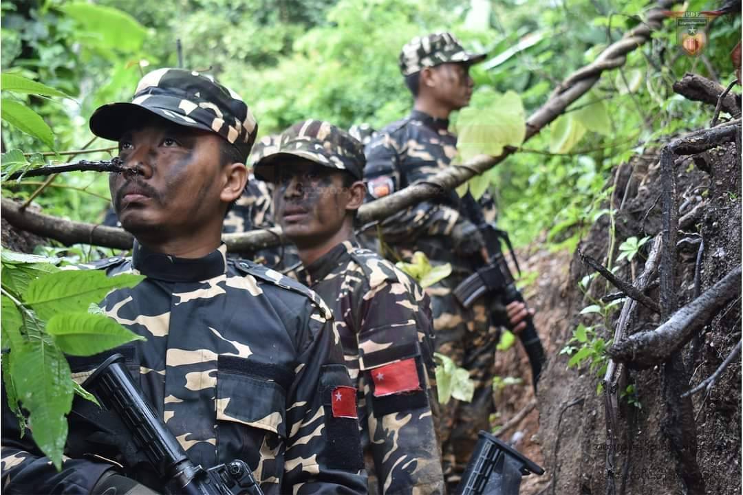 ဓာတ်ပုံ - အနောက်ပိုင်းတိုင်းစစ်ဌာနချုပ် တပ်မဟာ(၇)၊ တပ်ရင်း - ၇၀၃