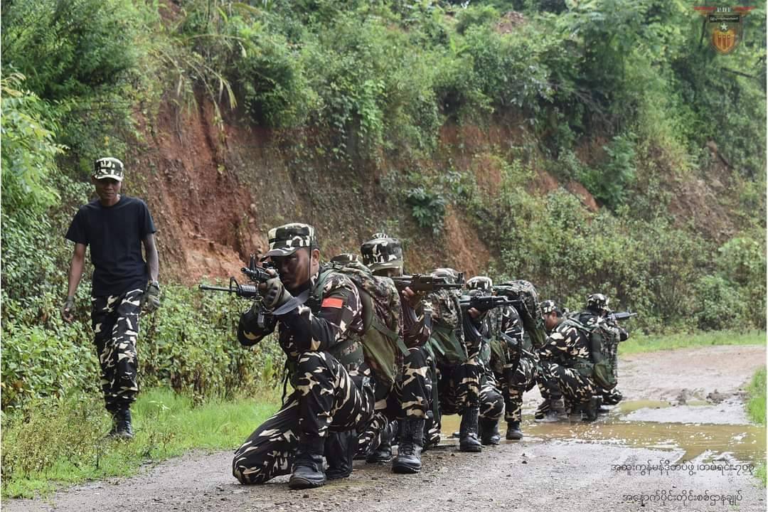 ဓာတ်ပုံ - အနောက်ပိုင်းတိုင်းစစ်ဌာနချုပ် တပ်မဟာ(၇)၊ တပ်ရင်း - ၇၀၃