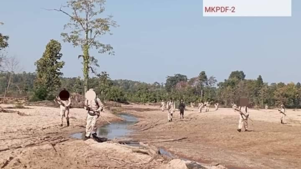 (မင်းကင်းဒေသတွင်း PDF ရဲဘော်အချို့အား တွေ့ရစဥ်။ ဓာတ်ပုံ-မင်းကင်းနွေဦးတော်လှန်ရေး)