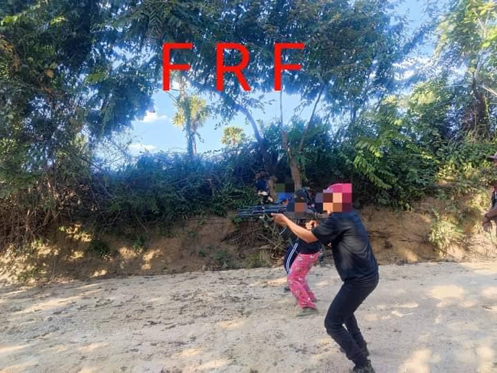 (Freedom Revolution Force အဖွဲ့သားများ တွေ့ရစဥ်။ ဓာတ်ပုံ - FRF)