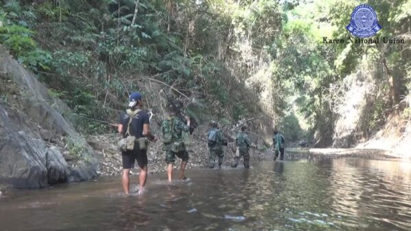 (KNU တပ်ဖွဲ့ဝင်တွေကိုတွေ့ရစဉ်။ ဓာတ်ပုံ- KNU)
