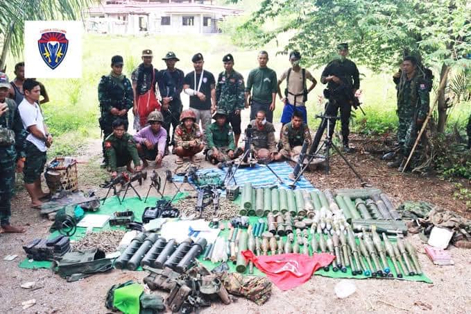 ( KNLA ဦး​ဆောင်​သောပူး​ပေါင်းတပ်များက၆လအတွင်း စစ်​ကောင်စီစခန်းသိမ်းတိုက်ပွဲများနှင့်စစ်ကူများကိုတိုက်ခိုက်ပြီး​နောက်ရရှိ​သောလက်နက်ခဲယမ်းများထဲမှအချို့ ။ဓါတ်ပုံ-Cobra Column၊ Karen History)