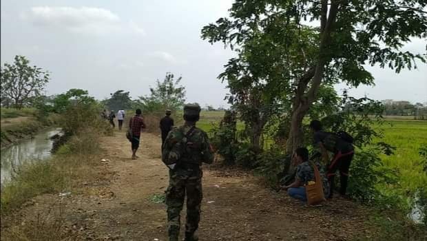 ပ.က.ဖ(ရေဦး)မှ တော်လှန်ရေးရဲဘော်အချို့အားတွေ့ရစဥ်(ပုံအဟောင်းကို အသုံးပြုထားပါသည်)