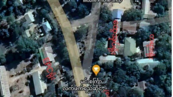 (တိုက်ခိုက်ခံရသည့် အားကစားခန်းမနှင့် ဆောက်လုပ်ရေးရုံးအား တွေ့ရစဥ်။)