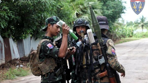 ဓာတ်ပုံ − Cobra စစ်ကြောင်း