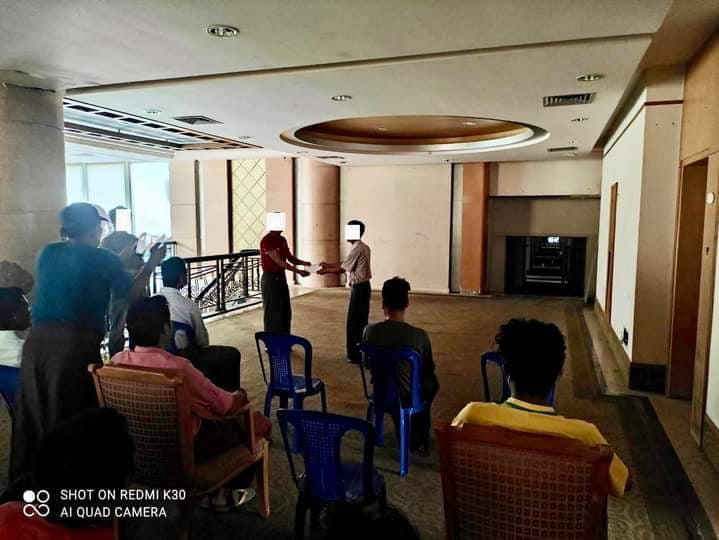 (CDM ပြုလုပ်ခဲ့​သောတပ်မ​တော်သားများကို ဂုဏ်ပြု​​ငွေချီးမြှင့်စဥ်။ ဓါတ်ပုံ-ပြည်သူ့ပန်းတိုင်)