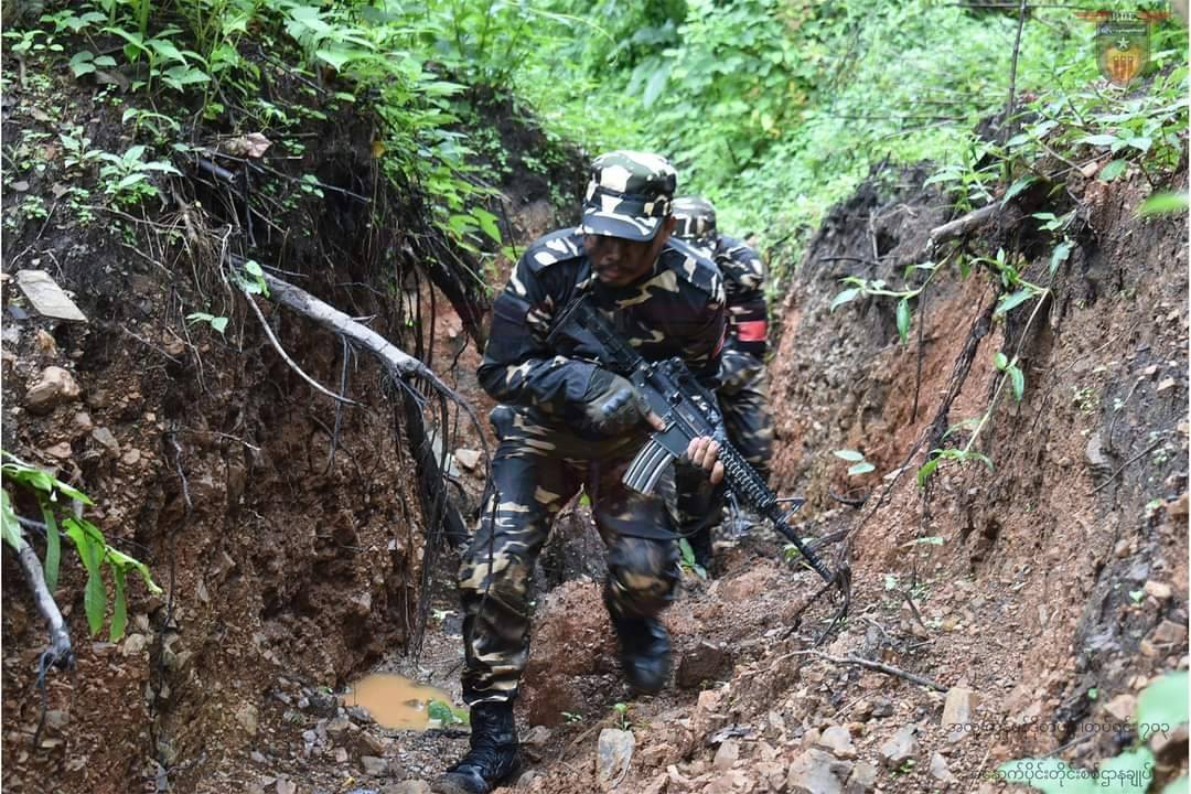 ဓာတ်ပုံ - အနောက်ပိုင်းတိုင်းစစ်ဌာနချုပ် တပ်မဟာ(၇)၊ တပ်ရင်း - ၇၀၃