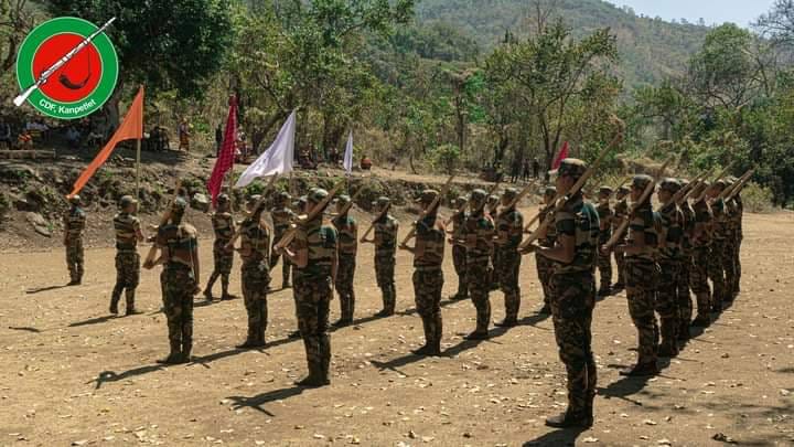 (ကန်ပက်လက် CDFရဲ​ဘော်များအား ​တွေ့ရစဥ်)