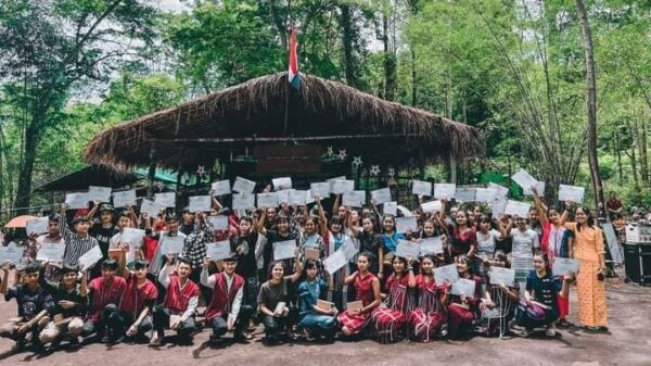 နွေဦးဂုရု​လေးများပညာ​ရေးစင်တာ