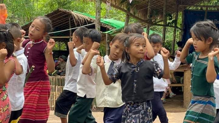 နွေဦးဂုရု​လေးများပညာ​ရေးစင်တာ