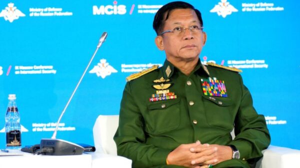 (အာဏာသိမ်းခေါင်းဆောင် ဗိုလ်ချုပ်မှူးကြီးမင်းအောင်လှိုင် ဇွန်လအတွင်းက ရုရှားနိုင်ငံ မော်စကိုမြို့၌ ကျင်းပသော လုံခြုံရေးဆိုင်ရာညီလာခံ တက်ရောက်ခဲ့စဉ်။ ဓာတ်ပုံ - Reuters)