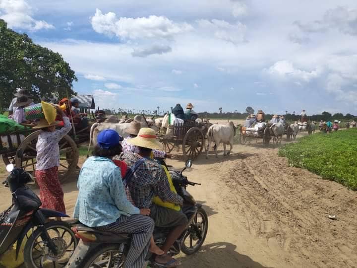 (ယခင်ရက်ပိုင်းအတွင်းက ထွက်ပြေးတိမ်းရှောင်နေရသော ဒီပဲယင်းအရှေ့ခြမ်း ပြည်သူများအား တွေ့ရစဥ်။ ဓာတ်ပုံ-ဒီပဲယင်းမြို့နယ်စစ်ရှောင်ထောက်ပံ့ရေး)