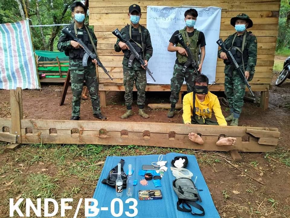 (ဇွန်လအတွင်းက မူးယစ်ဆေးဝါးရောင်းဝယ်သူကို KNDF တပ်ရင်း - ၃က ဖမ်းဆီးထားစဥ်၊ ဓာတ်ပုံ - KNDF)