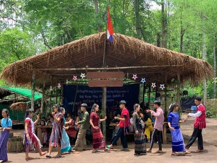 နွေဦးဂုရု​လေးများပညာ​ရေးစင်တာ