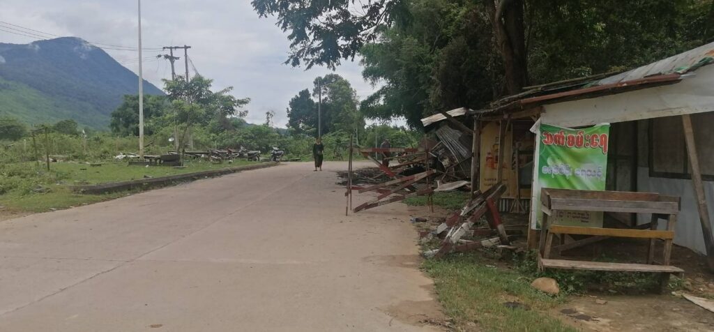 မြစ်ကြီးနားနှင့် မိုင်၂၀အကွာရှိ အောင်မြင်သာရွာ ရဲကင်းဂိတ် မီးရှို့ခံရ