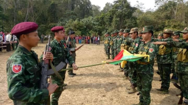 (အကြမ်းဖက်စစ်​ကောင်စီတပ်နှင့်အတူ စစ်​ရေးလှုပ်ရှားမှုများတွင်ပူး​ပေါင်းပါဝင်လာ​သော ရှမ်းနီတပ်ဖွဲ့-SNA။ ဓါတ်ပုံ-SNA)