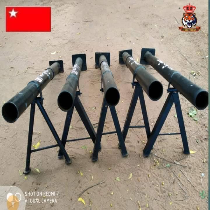 (Tiger King ပြောက်ကျားတပ်ဖွဲ့ ထုတ်လုပ်နေသော လက်နက်ကြီးများအား တွေ့ရစဥ်။ ဓာတ်ပုံ-Tiger King)