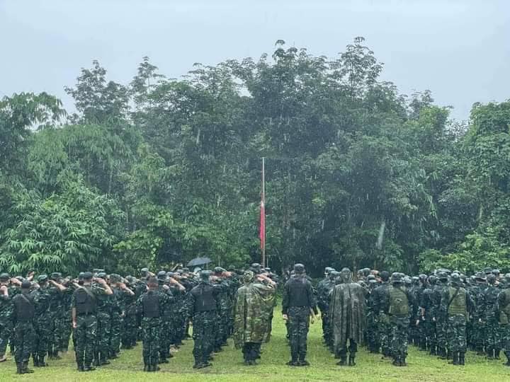 ဓာတ်ပုံ - ဒေါနစစ်ကြောင်း