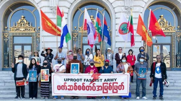 ဓာတ်ပုံ - Gary Rocchio