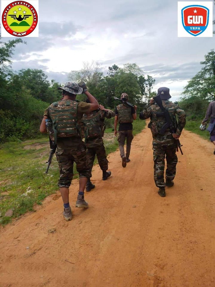 (​ဆောနှင့်​ယော​ဒေသ ပြည်သူ့ကာကွယ်​ရေးတပ်ဖွဲ့ဝင်များ။ ဓါတ်ပုံ-​ဆောPDF)