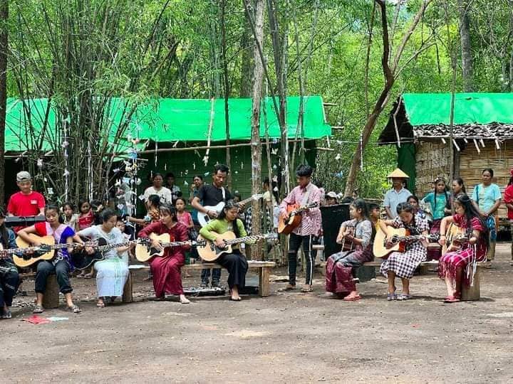 နွေဦးဂုရု​လေးများပညာ​ရေးစင်တာ