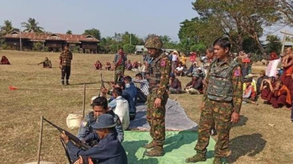 (နယ်ဒေသတစ်ခုတွင် အကြမ်းဖက်စစ်ကောင်စီတပ်က ပျူစောထီး သင်တန်းပေးနေစဥ်)