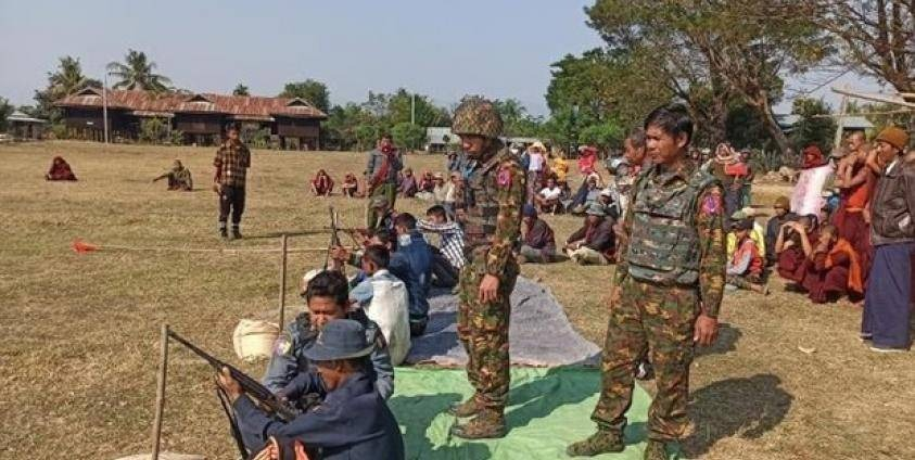 (နယ်ဒေသတစ်ခုတွင် အကြမ်းဖက်စစ်ကောင်စီတပ်က ပျူစောထီး သင်တန်းပေးနေစဥ်)