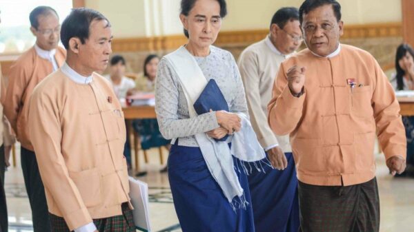 ဒေါက်တာဇော်မြင့်မောင်ကို ရွေးကောက်ပွဲမသမာမှုနဲ့ထောင် ၃ နှစ်ထပ်ချ