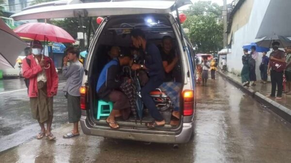 ဓာတ်ပုံ - ရောင်စဥ်မဲ့ပရဟိတအသင်း/စမ်းချောင်းအရန်မီးသတ်တပ်ဖွဲ့