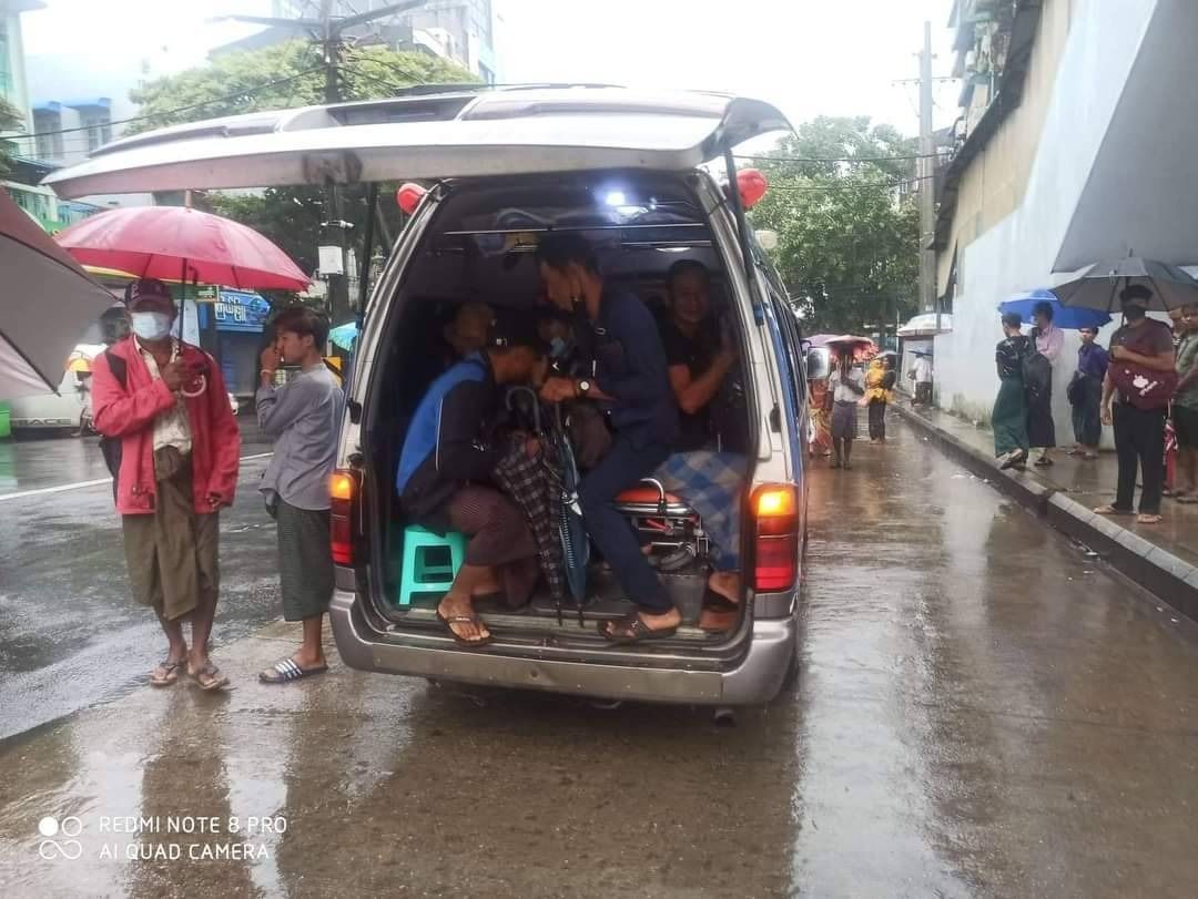 ဓာတ်ပုံ - ရောင်စဥ်မဲ့ပရဟိတအသင်း/စမ်းချောင်းအရန်မီးသတ်တပ်ဖွဲ့