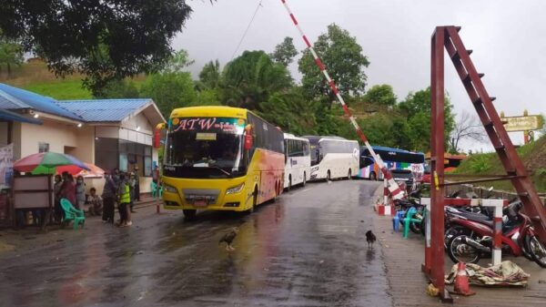 (မလွှဲတောင်စစ်ဆေးရေးဂိတ်အား ယခင်က ​တွေ့ရစဥ်)