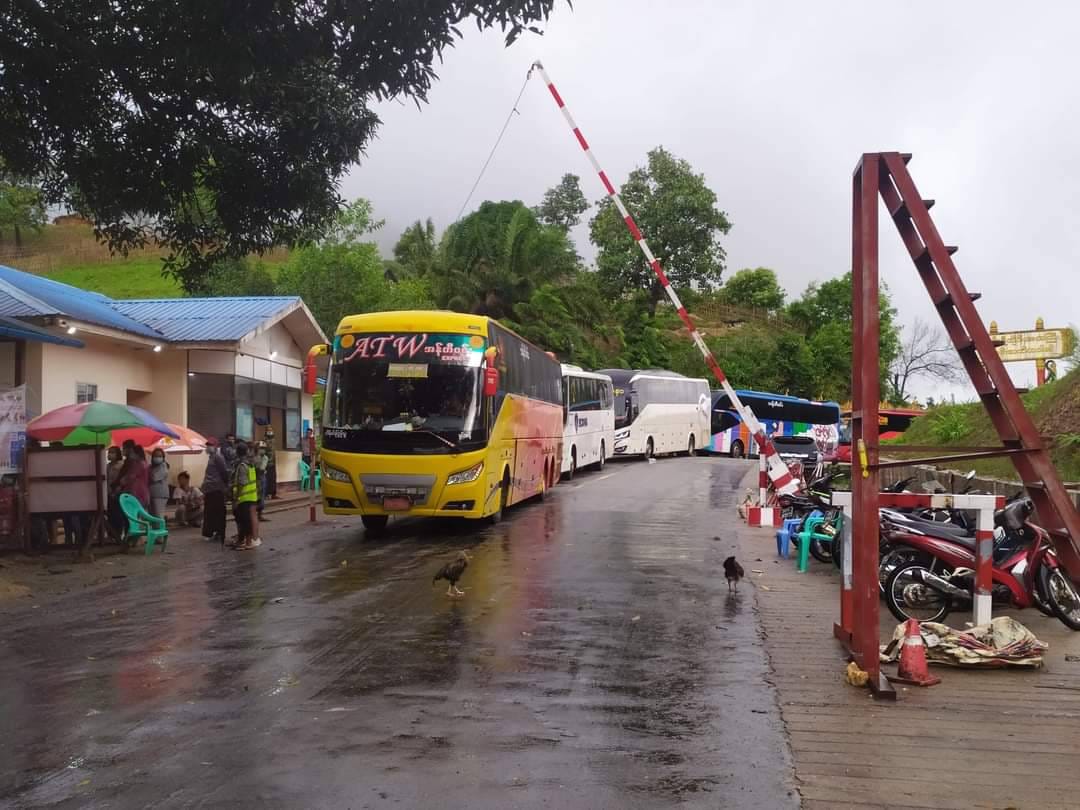 (မလွှဲတောင်စစ်ဆေးရေးဂိတ်အား ယခင်က ​တွေ့ရစဥ်)