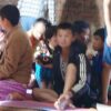 (တိုက်ပွဲဖြစ်၍ ​နေရပ်စွန့်ခွာထွက်​ပြေးလာ​သောစစ်​ဘေးဒုက္ခသည်များ။ ။ဓါတ်ပုံ-CJ)