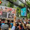 မတရားအသတ်ခံရမှုနှင့် စစ်​ကောင်စီကိုဆန်ကျင်​ကြောင်း ဘန်​ကောက်သံရုံး​​ရှေ့တွင်ထိုင်း​​ရောက်မြန်မာများဆန္ဒပြ