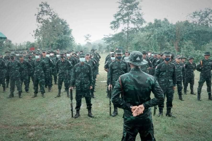 ဓာတ်ပုံ - ဒေါနစစ်ကြောင်း