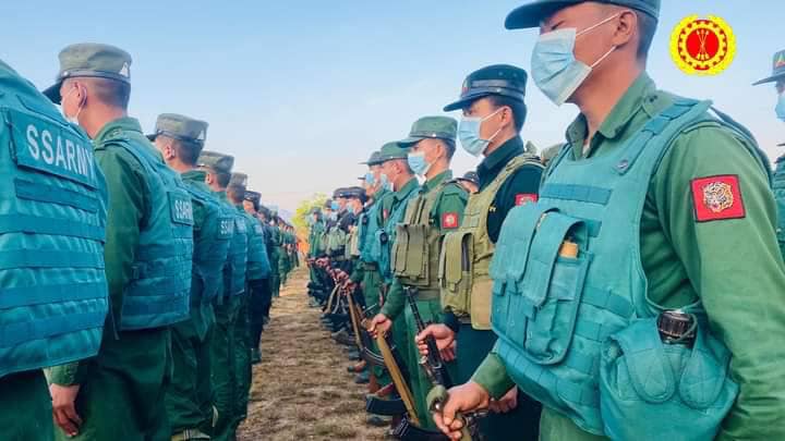(SSPP/SSAမှ တပ်သားများအား တွေ့ရစဥ်)