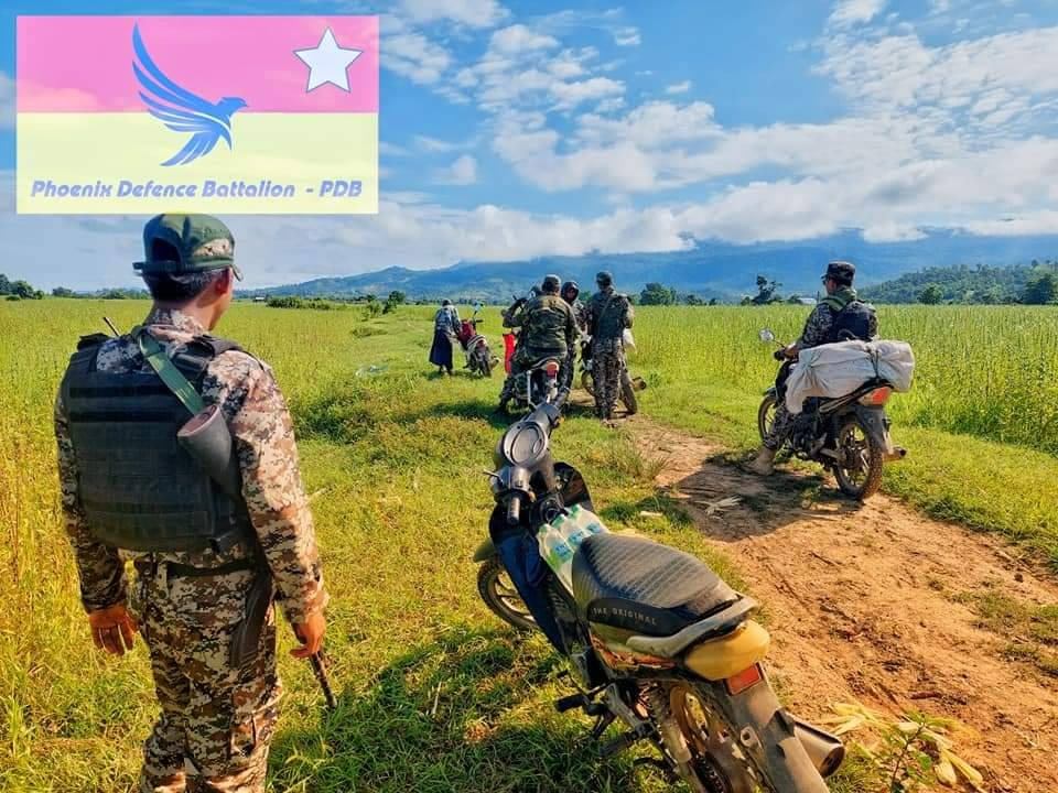 ဒေသကာကွယ်ရေးတပ်များက ဂန့်ဂေါမြို့နယ်မြောက်ပိုင်းရှိ စစ်ဘေးရှောင် ပြည်သူများထံသွားပြီး ဆေးဝါးနှင့် ကျန်းမာရေး စောင့်ရှောက်မှုပေး