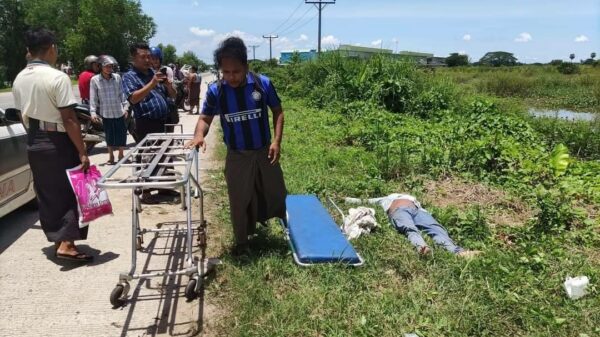 မှော်ဘီတွင် ဓားဖြင့်ထိုး၍ဆိုင်ကယ်လုထွက်ပြေးစဥ် ခရီးသွားယာဥ်တစ်စီးမှ ကားဖြင့်တိုက်ပြီး တရားခံကိုဖမ်းပေး
