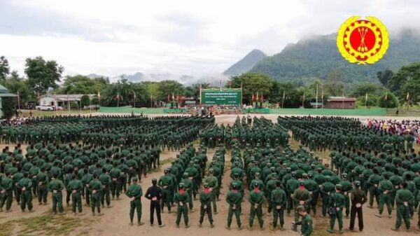 (SSPP/SSAမှ တပ်သားများအား တွေ့ရစဥ်)