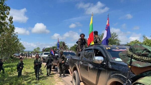 ဖာပွန်မှာ BGF ကားကို KNLA တပ်မဟာ ၅ တိုက်ခိုက်