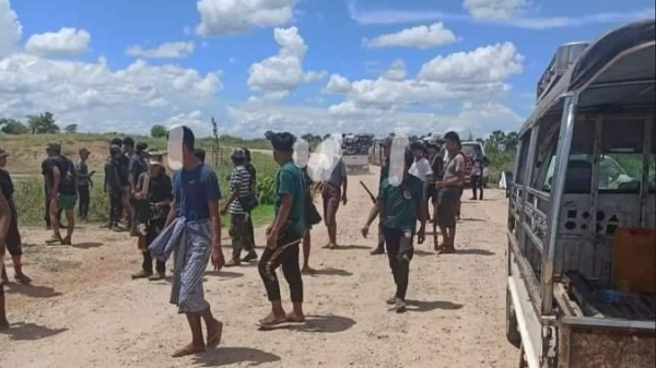 (မြိုင်နယ်အခြေစိုက် ပြည်သူ့ကာကွယ်ရေးတပ်ဖွဲ့ဝင်ရဲဘော်များအား စစ်ဆင်ရေးတစ်ခုတွင် တွေ့ရစဥ်။ဓာတ်ပုံ - မြိုင်ဒေသတွင်း PDF)