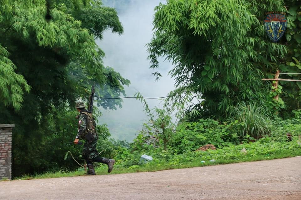 ဓာတ်ပုံ - ကော်ဘရာစစ်ကြောင်း