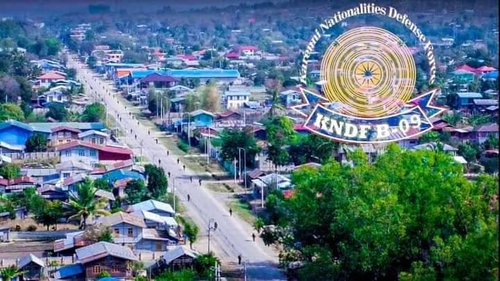 (ယခုနှစ် မတ်လအတွင်းက လွိုင်ကော်-ဒီးမော့ဆို လမ်းမကြီးတစ်လျှောက် အကြမ်းဖက်စစ်ကောင်စီက စစ်ကြောင်းထိုးနေစဉ်)