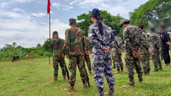 (အင်းတော် PDF မှ ရဲဘော်များအား တွေ့ရစဥ်)
