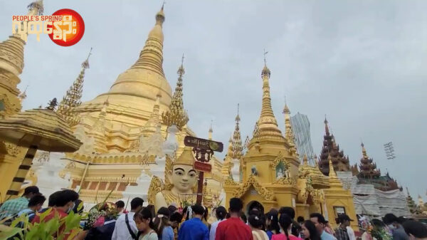 ဝါဆိုလပြည့်နေမှာ ဘုရားဖူးတွေ စည်နေတဲ့ ရွှေတိဂုံ