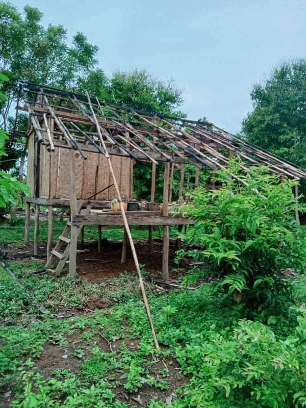 (ရေဖြူနယ် ဧကနိနှင့် ခမောင်ချောင်းရွာများတွင် စစ်ကောင်စီတပ်ဖျက်ဆီးခဲ့သော နေအိမ်များ၊ဓာတ်ပုံ - CJ)
