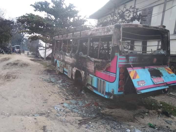 တင်းတိမ်ရံကျေးရွာနှင့်စျေးအား မီးရှို့ဖျက်ဆီးခံရပြီးနောက် တွေ့ရစဥ်။ ဓာတ်ပုံ - နယ်ခံအဖွဲ့များ